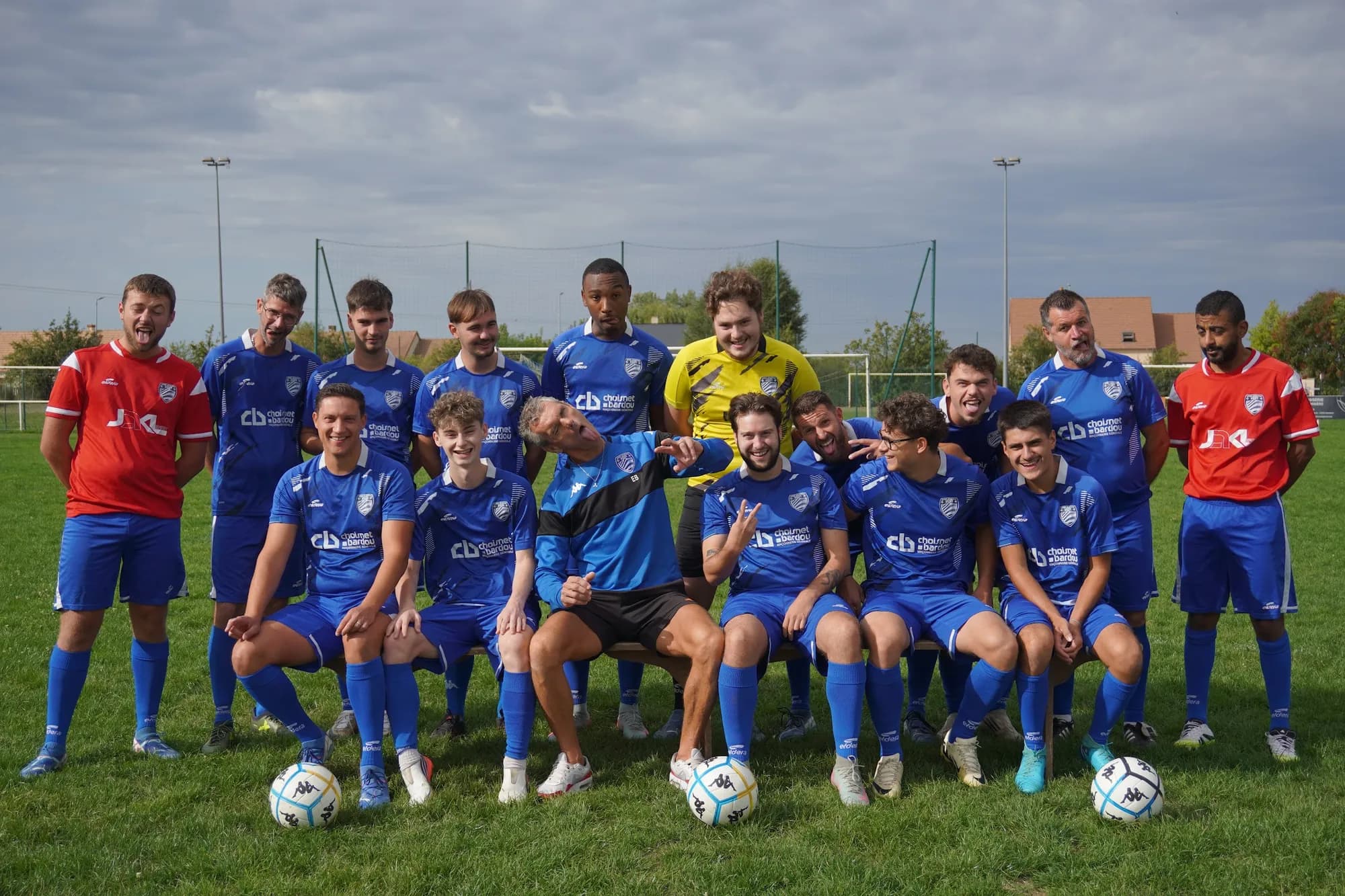 Les Seniors B de l’US Vion prennent la pose dans la bonne humeur